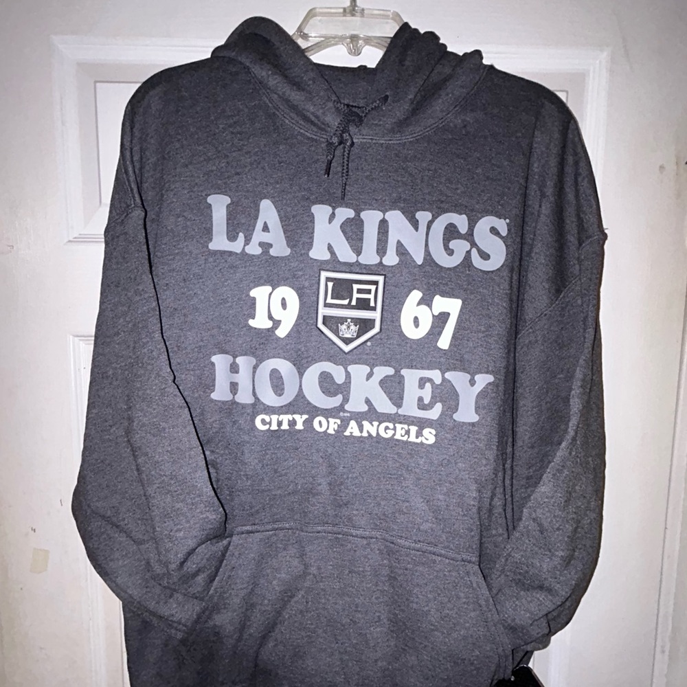 ๐๐๐๏ธ Los Angeles Kings NHL Hockey Marquee Stadium Hoodie ๐๏ธ๐ฅ
๐๐ - Picture 13 of 13